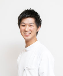院長 秋山 諒
